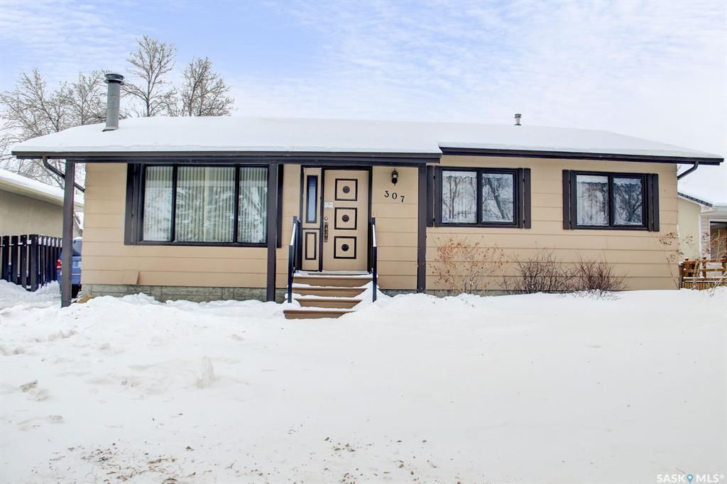 New property listed in Walsh Acres, Regina